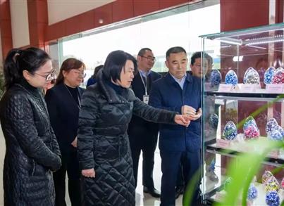 区向导调研重庆市巾帼文明岗pg电子药包组装班组
